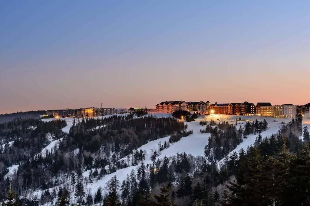 Mountain Lodge Getaway, Ski-In/Ski-Out, Heart Of The Village Snowshoe Exterior foto